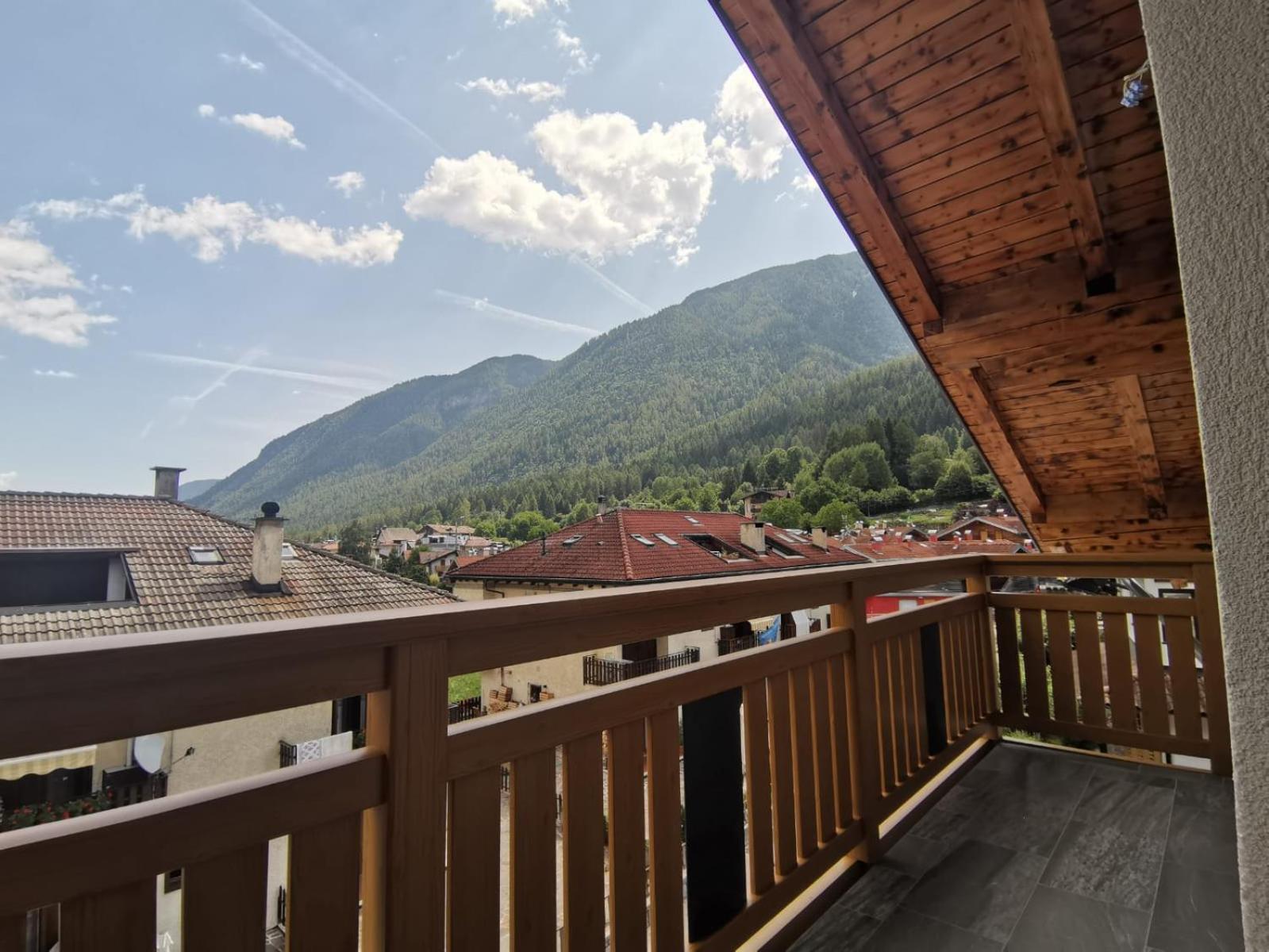 Mansarda A Carciato, Trilocale In Montagna Apartment Dimaro Exterior photo